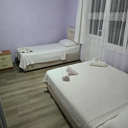 홈스테이 Cesme Pansiyon *