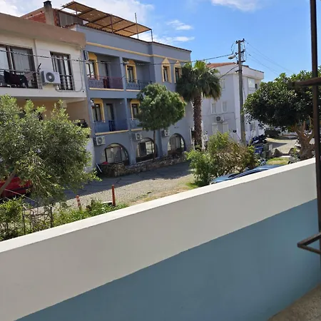 홈스테이 Cesme Pansiyon *